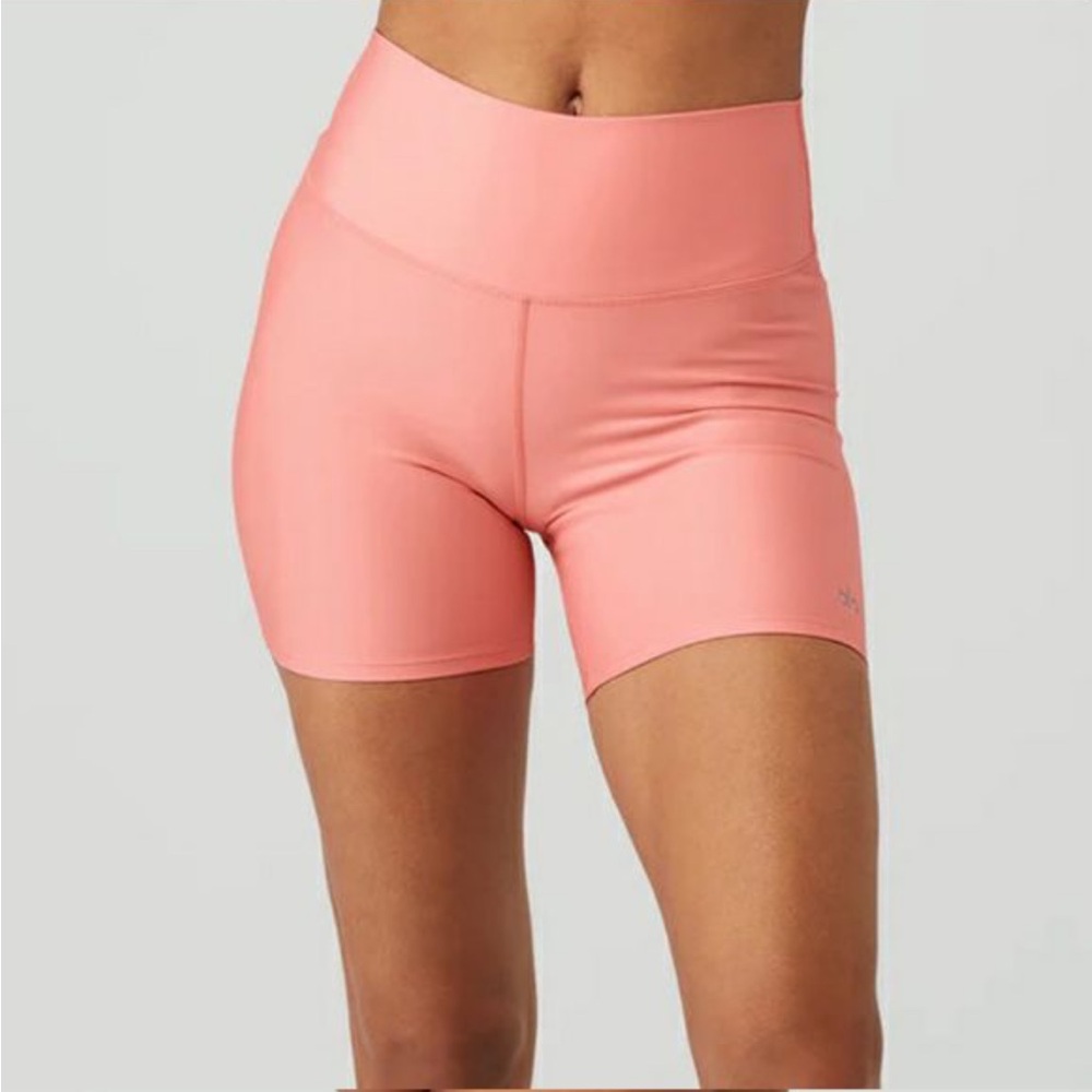 LIKE NEW ALO 5" Airlift Energy Short, Strawberry Lemonade, size S